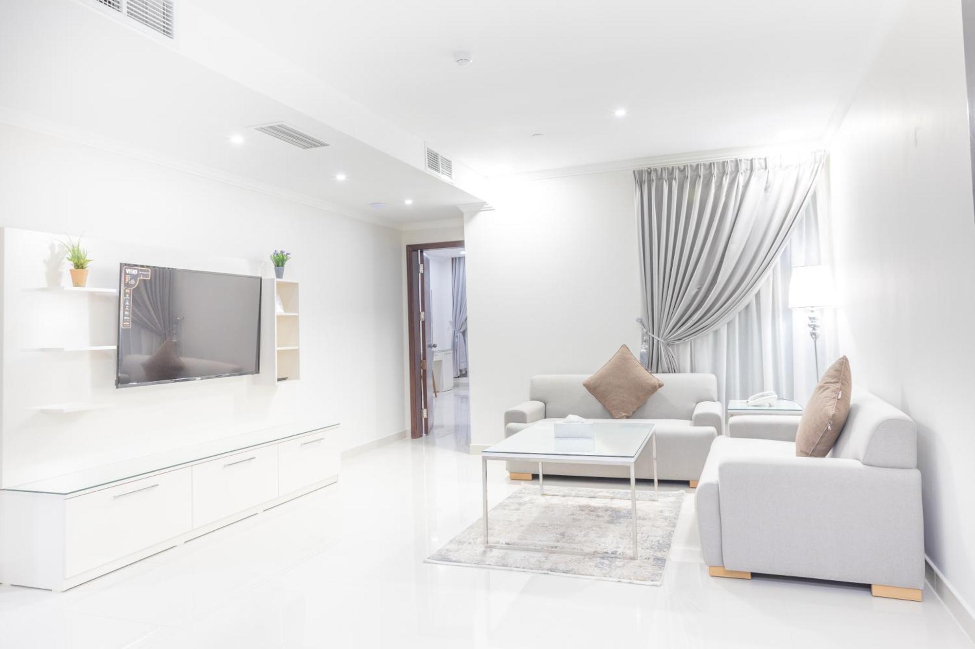Mooj Apartments Hotel Даммам Екстер'єр фото